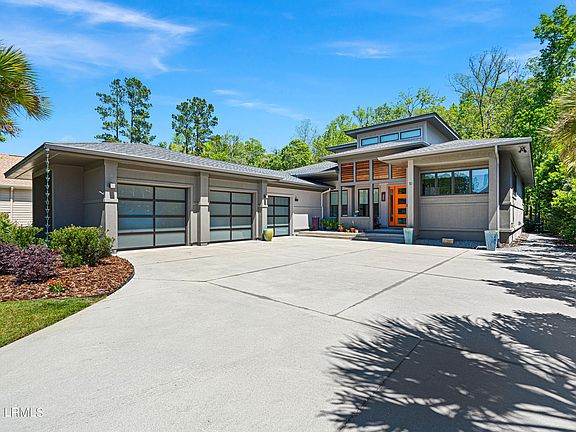 2nd image of 10 Balsam Bay Court