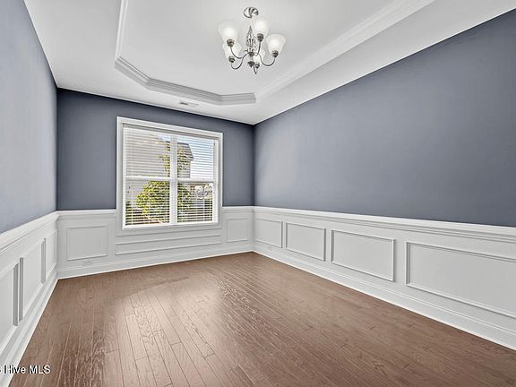 3rd image of 14 Darley Court