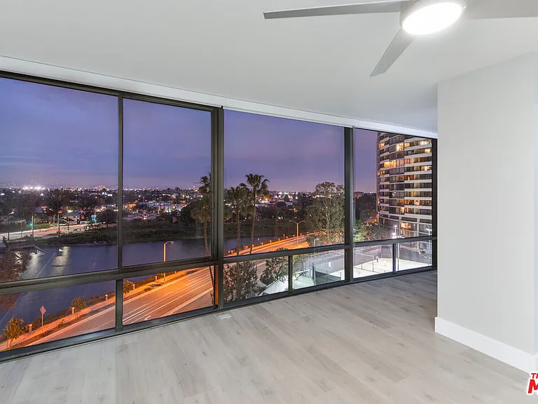 4265 Marina City Dr #415 — Photo 21