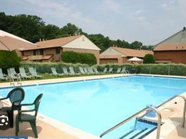 700 Ardmore Ave APT 418, Ardmore, PA 19003