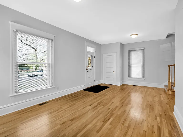 1036 S Race St — Photo 4