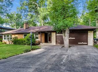 220 S Rose Ave, Park Ridge, IL 60068