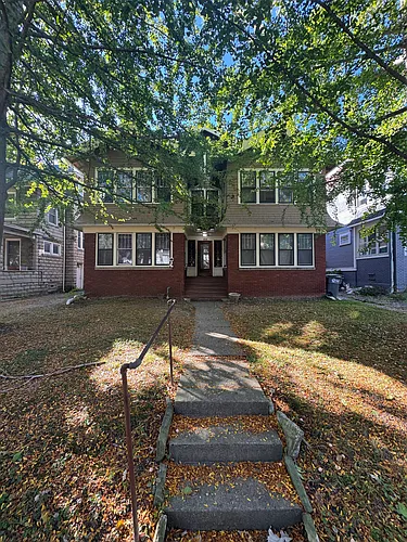 405 Victoria Pl #4 Photo 1