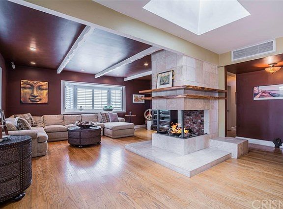 4th image of 4571 Canoga Dr