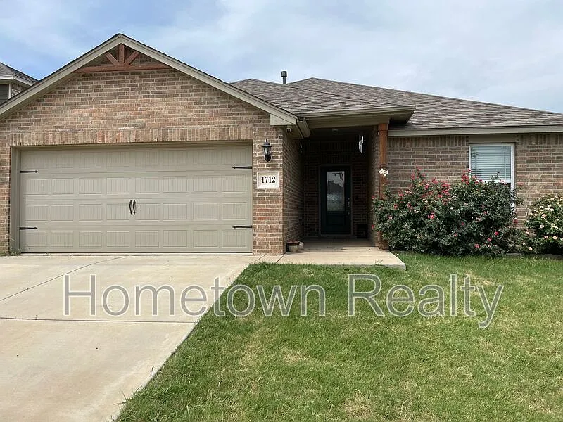 3 bed, 2.0 bath, 1405 sqft, $1,650 — Photo 4