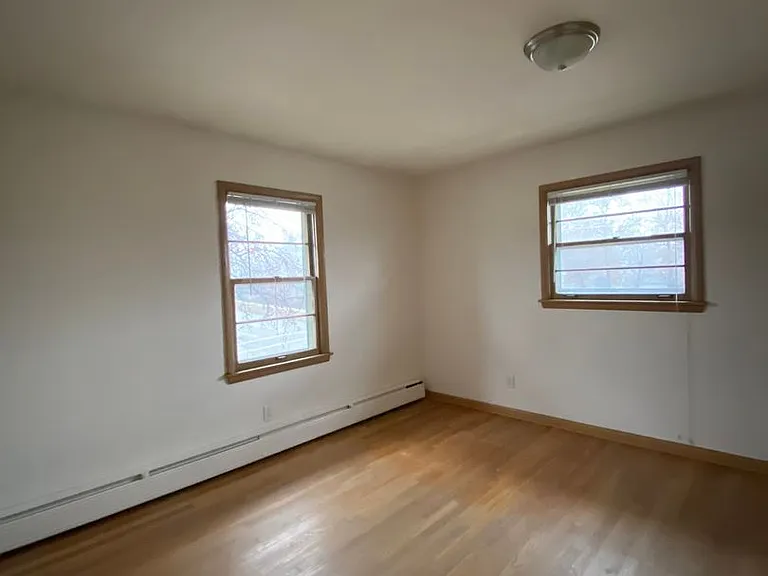 401 Berwyn Dr — Photo 10