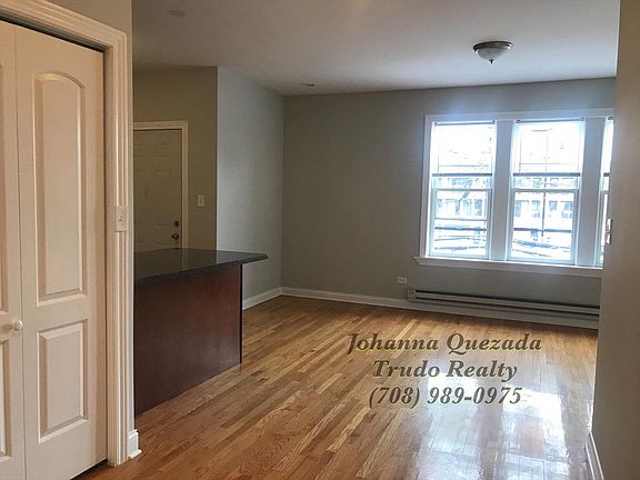 3rd image of 3933 N Janssen Ave #3943.5-2W