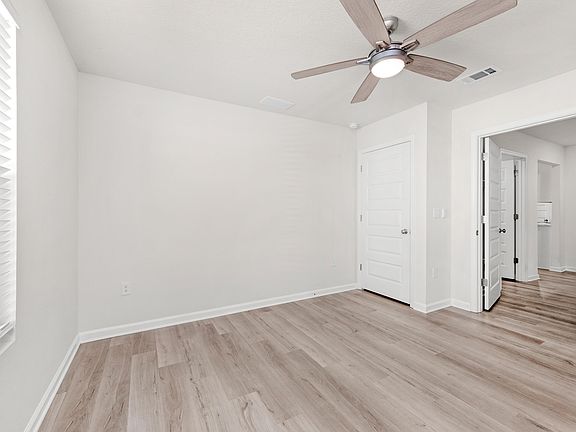 5th image of 5277 Peach Dr