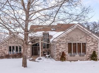 9091 Yorkshire Dr, Saline, MI