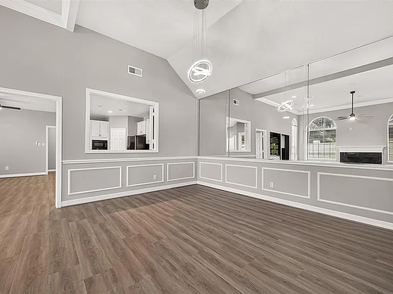 14303 Reissen Ln — Photo 16