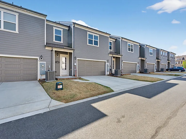 15020 Clear Sky Ln — Photo 2