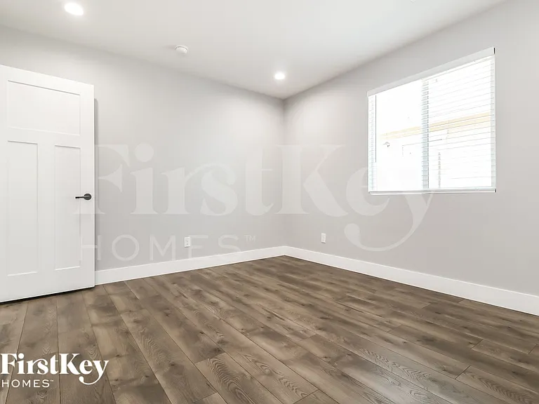 3858 W Tamarisk Ave — Photo 9