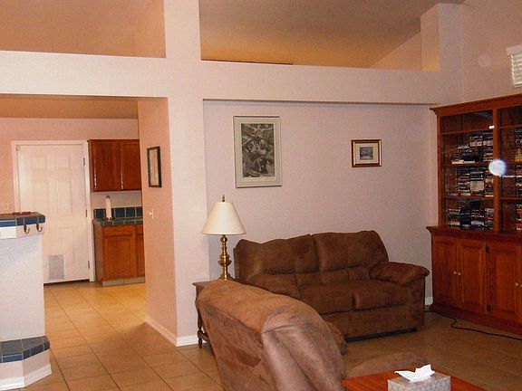 5th image of 805 E Julia Way