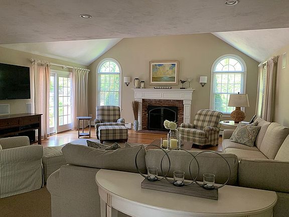 2nd image of 28 Tobey Hill Dr