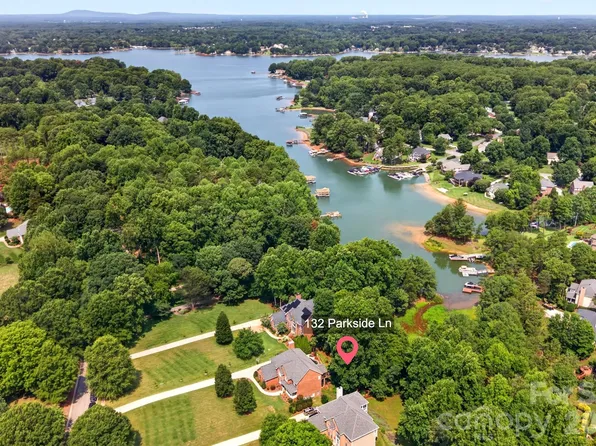 132 Parkside Ln, Mooresville, NC 28117