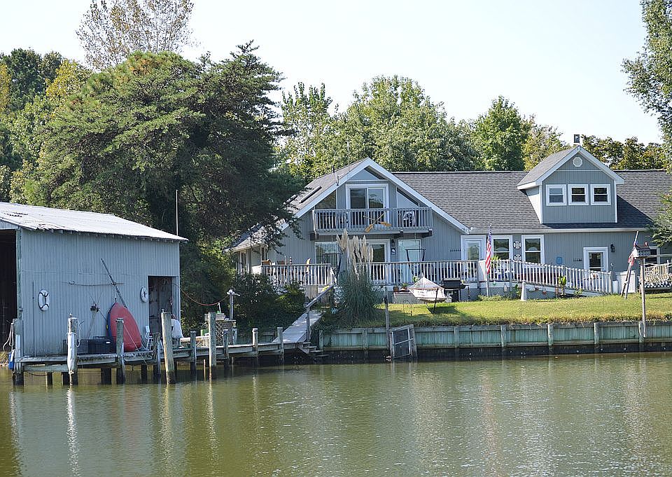 House showing bulk head