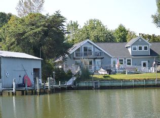 346 E Harbor Dr, Reedville, VA 22539