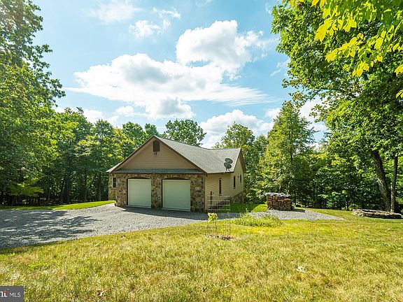 3rd image of 328 Sunny Meadows Ln