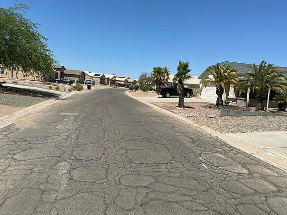 4th image of 10032 W Devonshire Dr