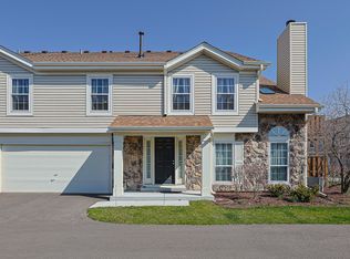3S094 Timber Dr, Warrenville, IL 60555