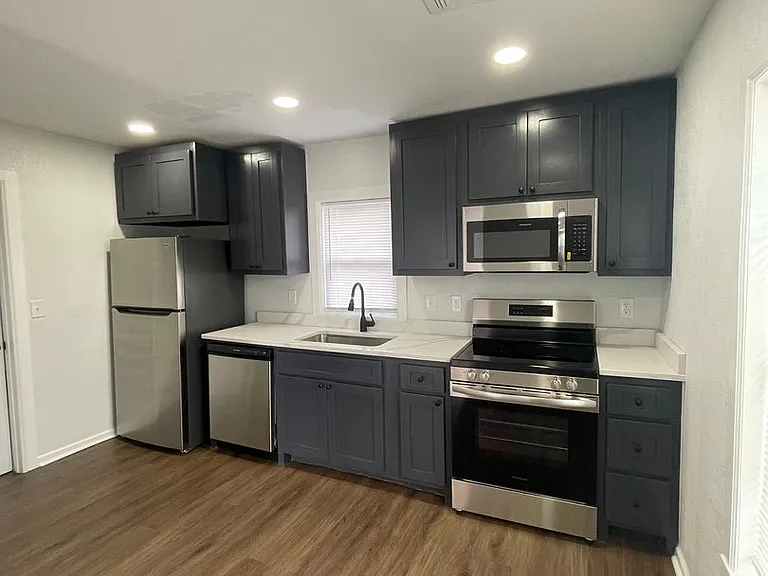 315 2nd Ave SE — Photo 3