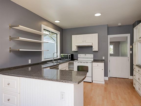 5th image of 1323 Clover Ave