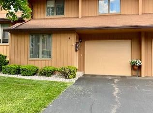 4 Spring Hl, Fairport, NY 14450
