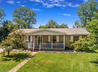 1341 Brookwood Dr, Mogadore, OH 44260