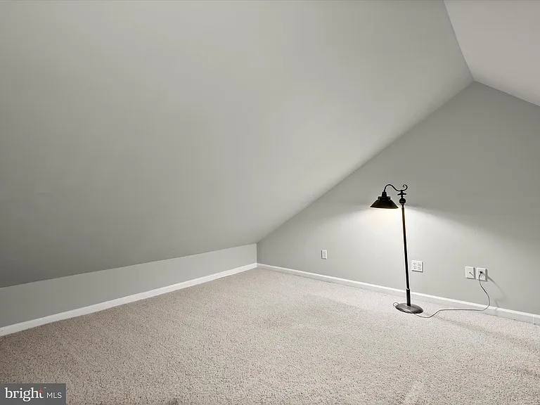 285 Michener Ct E — Photo 12