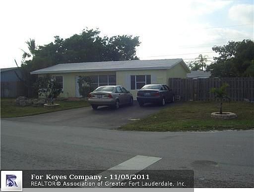 1st image of 2951 NE 10th Ter