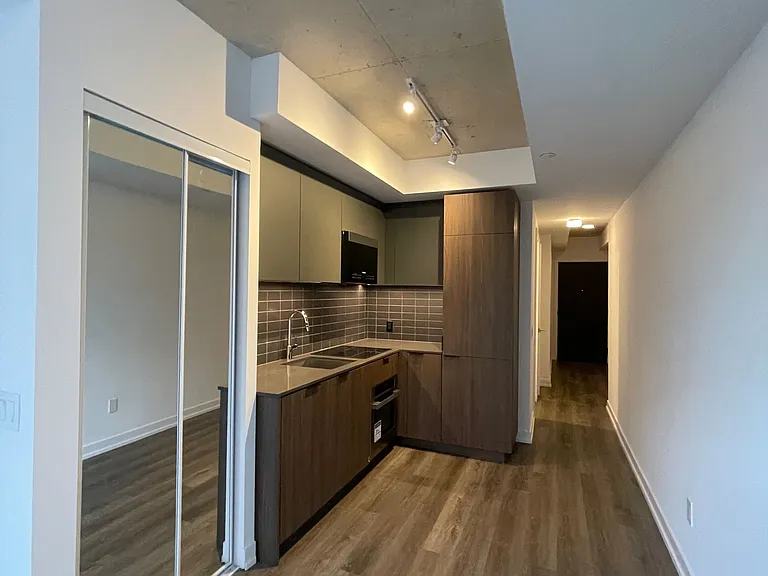 28 Eastern Ave #902 — Photo 6