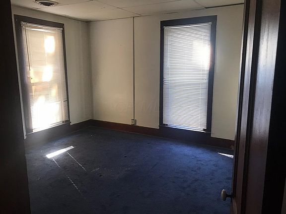 4th image of 616-616 1/2 N Elizabeth St