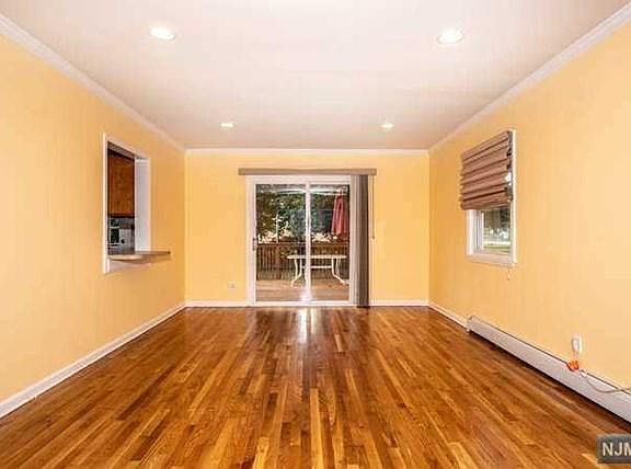 5th image of 411 Knierim Pl