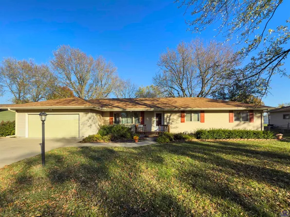 2728 SE Bennett Dr, Topeka, KS 66605