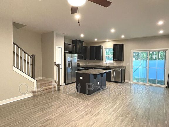 2nd image of 407 Grand Palm Ln