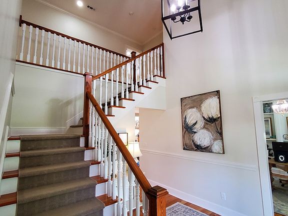 3rd image of 4808 Woodland Dr E