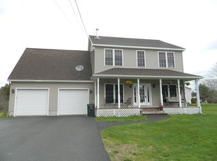 19 Abbott Dr, Poestenkill, NY 12140