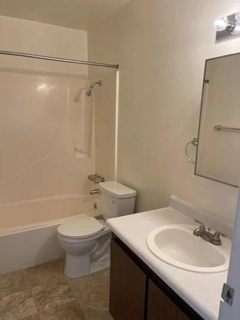 LAWR3141 — Photo 3