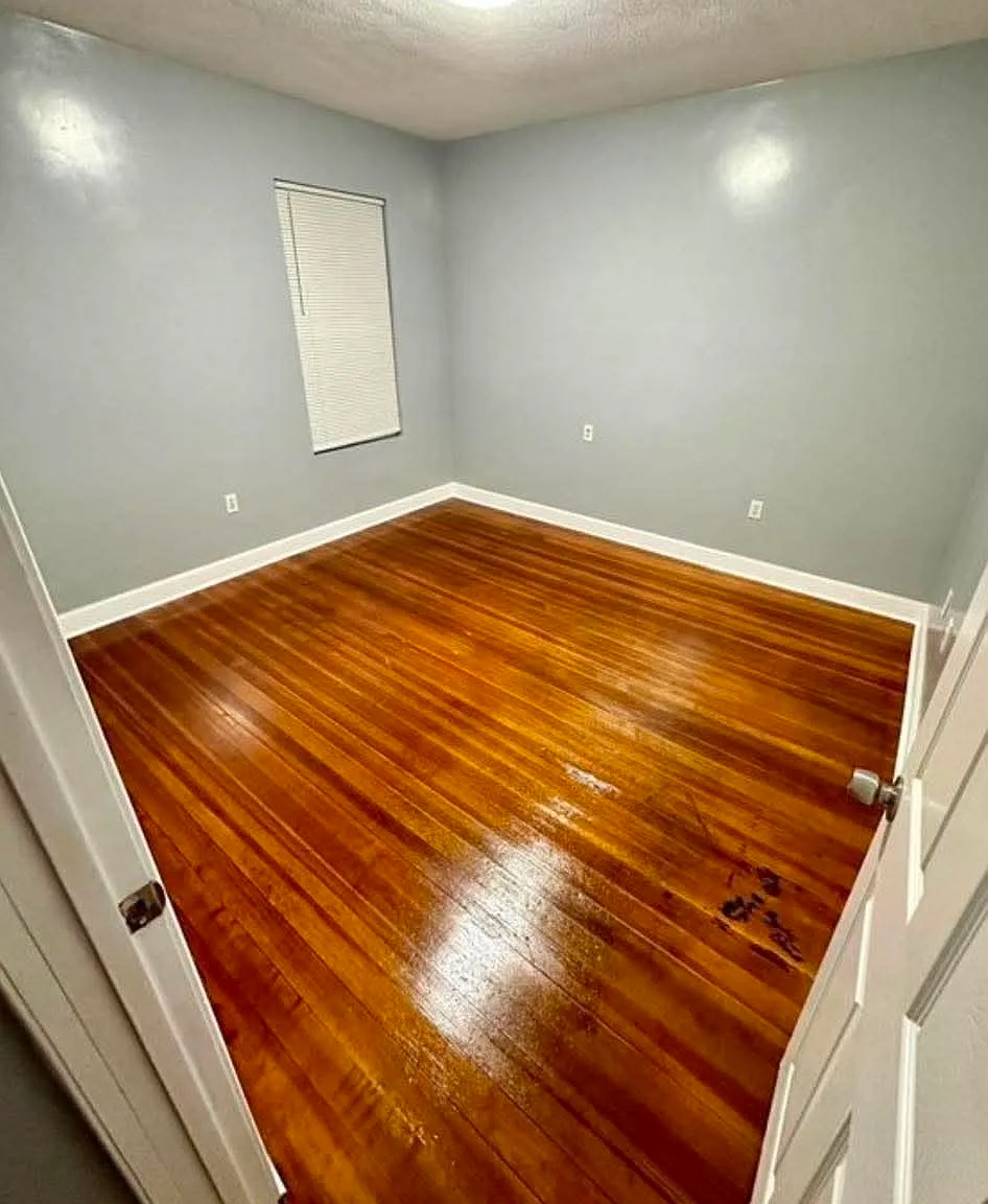 2 bed, 1.0 bath, 1200 sqft, $2,800 — Photo 3