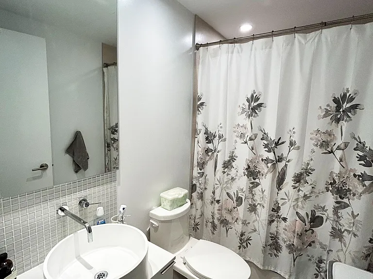 185 Roehampton Ave #2207 — Photo 10