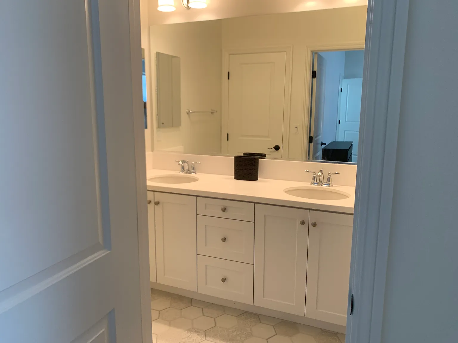19 Victory Rd — Photo 3
