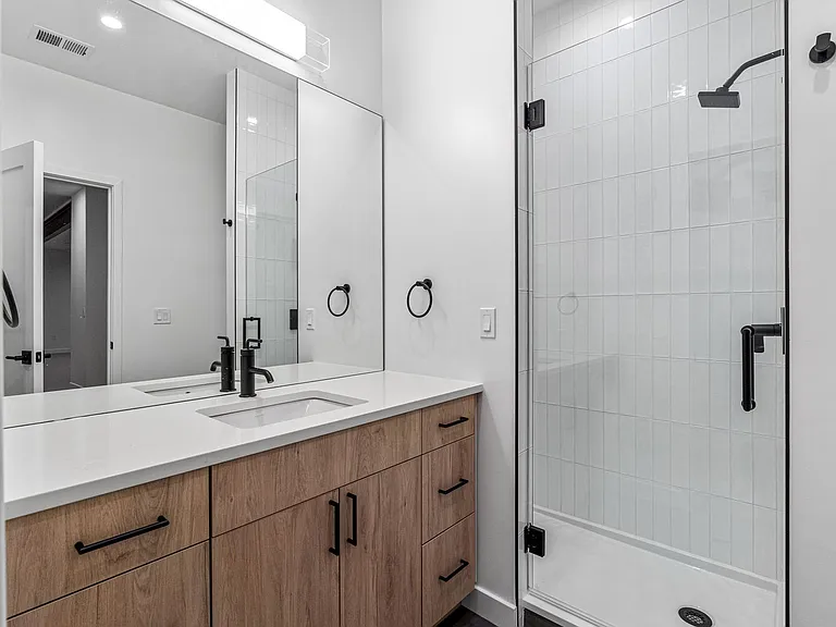2155 Vine Ave — Photo 19