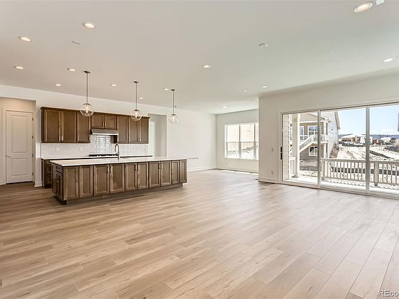 4th image of 483 Agoseris Way
