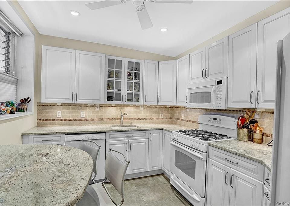 1st image of 325 King St #4D