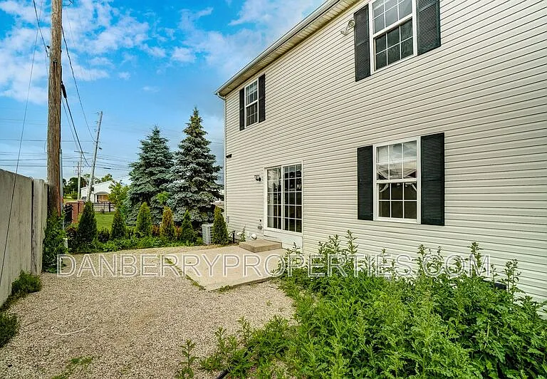 1127 N Byrne Rd #1 — Photo 46