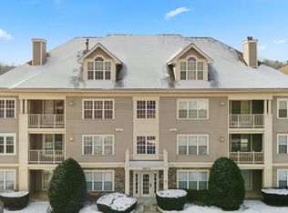 8905 Stone Creek Pl APT 102, Pikesville, MD