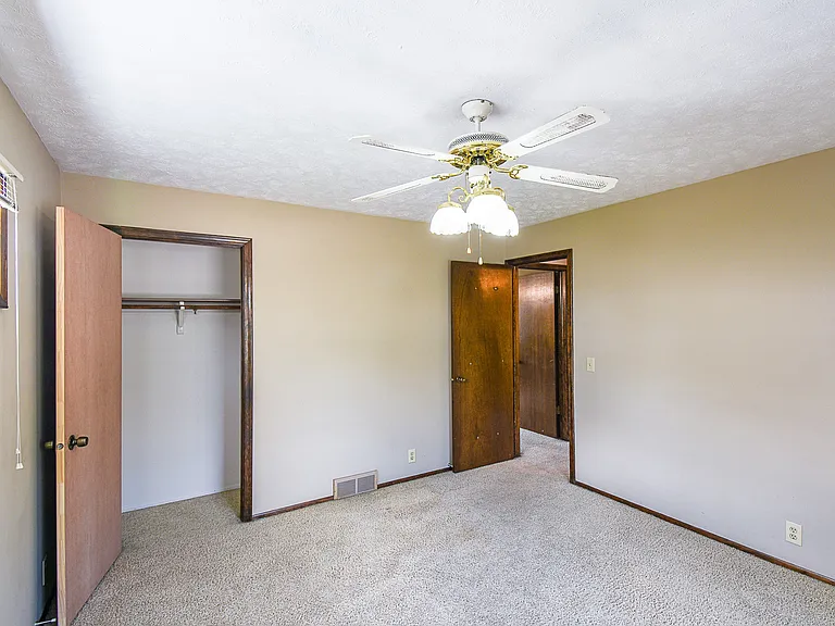 10205 T Cir — Photo 15