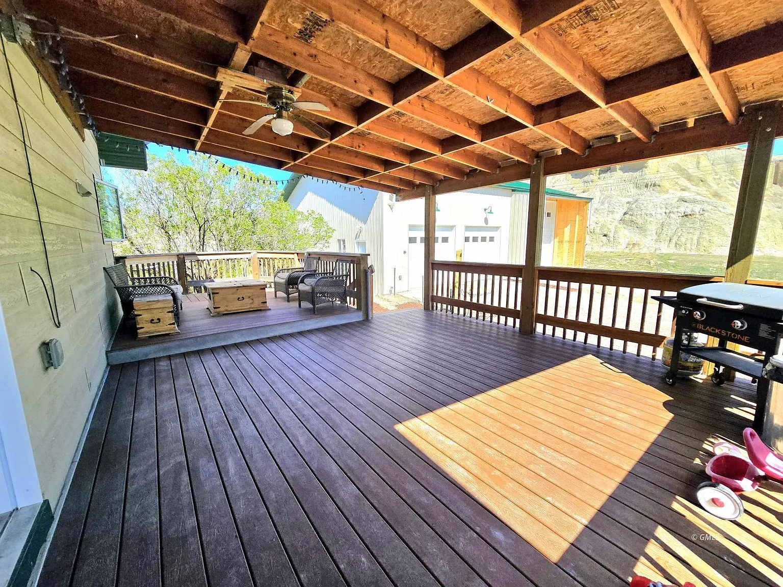 3 bed, 2500 sqft, $2,100 — Photo 3