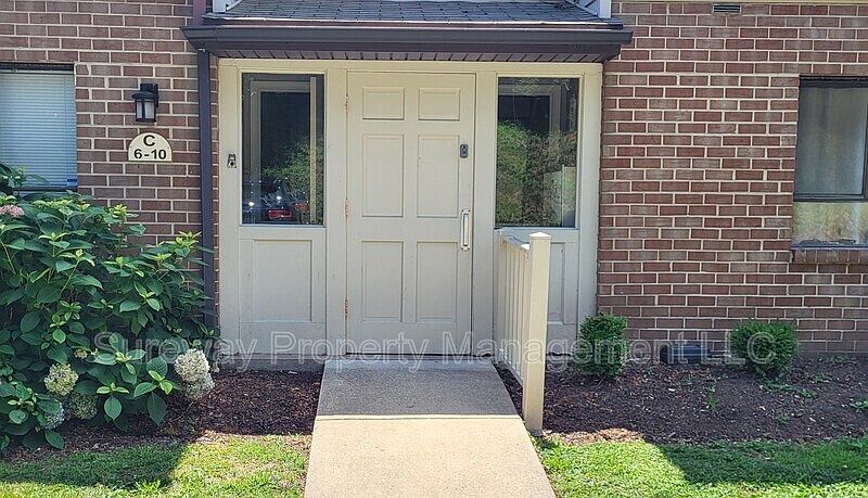 2nd image of 280 Bridgewater Rd APT C6