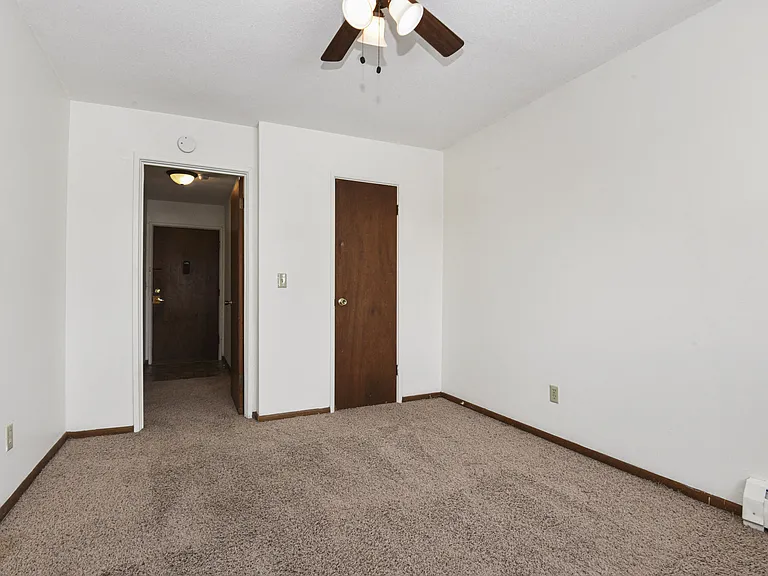 Covington Court — Photo 7